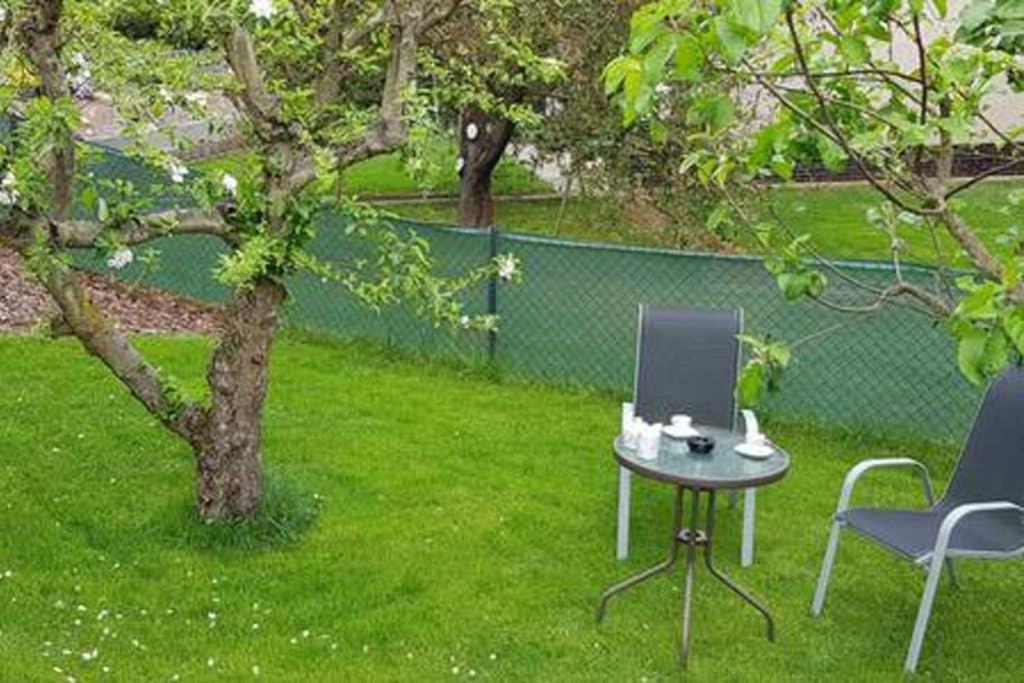 Suite With Back Garden Karlsbad Buitenkant foto